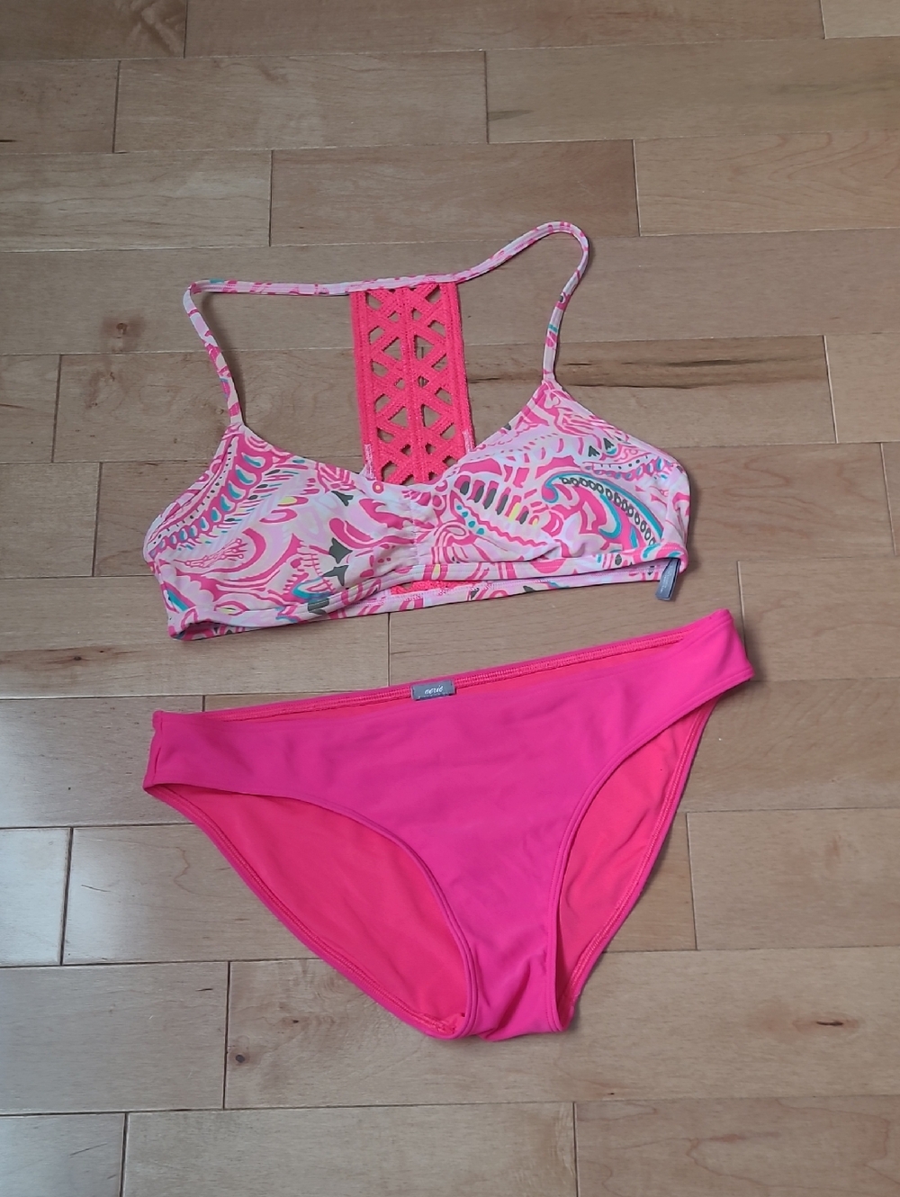 Arie 2pc Bikini Pink Multicolored Paisley Crocheted Back Size Medium